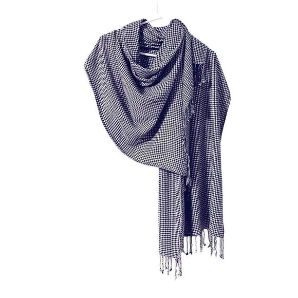 Collection XIIX Soft rayon fringed black & white houndstooth pattern large scarf - Picture 1 of 8